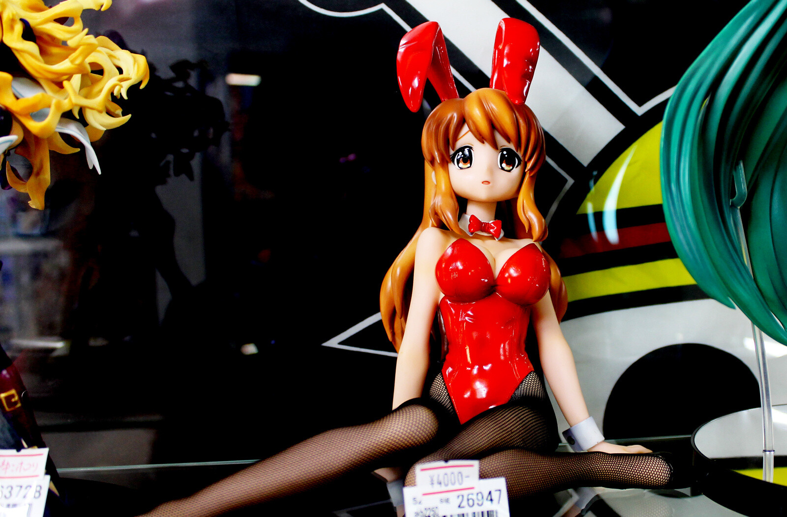 FIGURE R: One of Akihabara’s Largest Figure, Chogokin, and Doll Shops 1