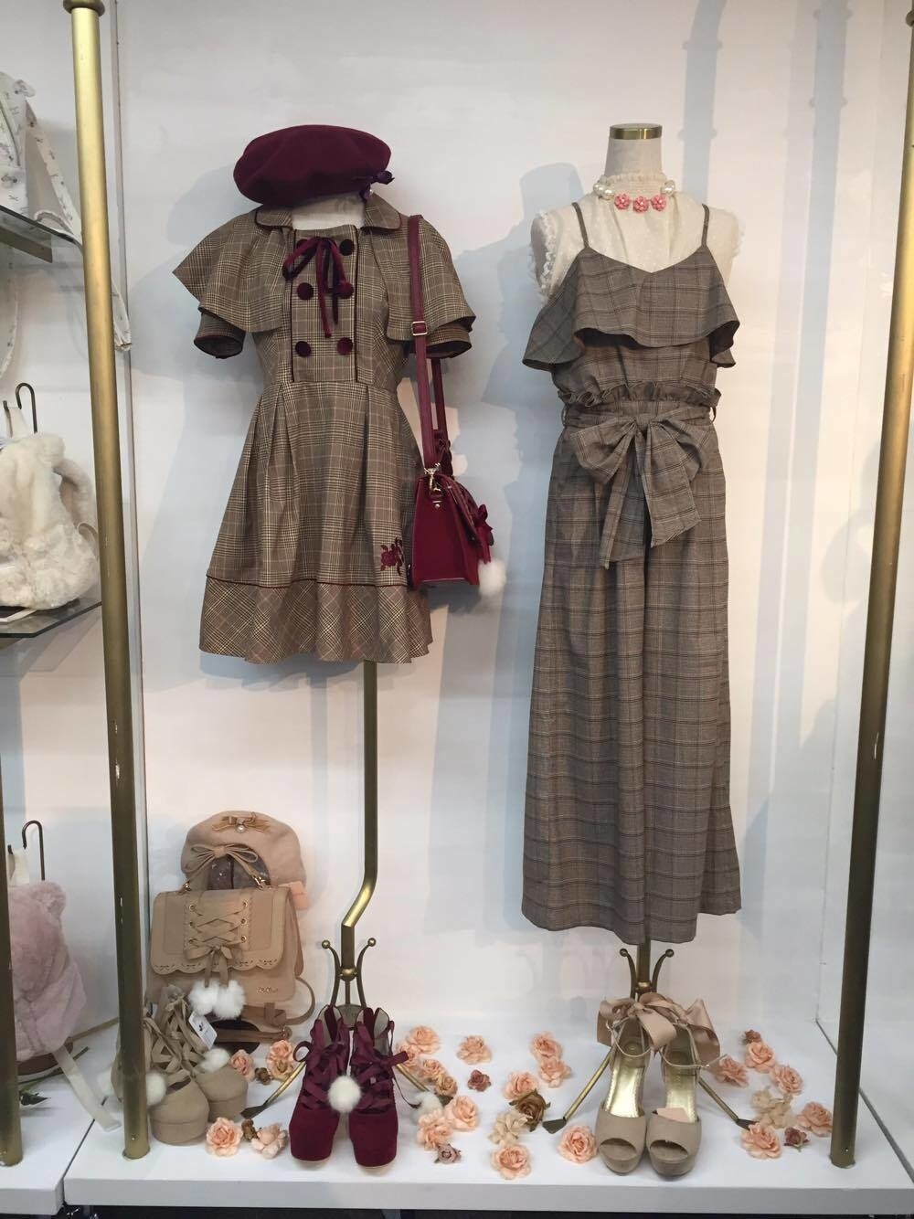 [J-Fashion] LIZ LISA Autumn 2016:  A Charming European Sisterhood 1