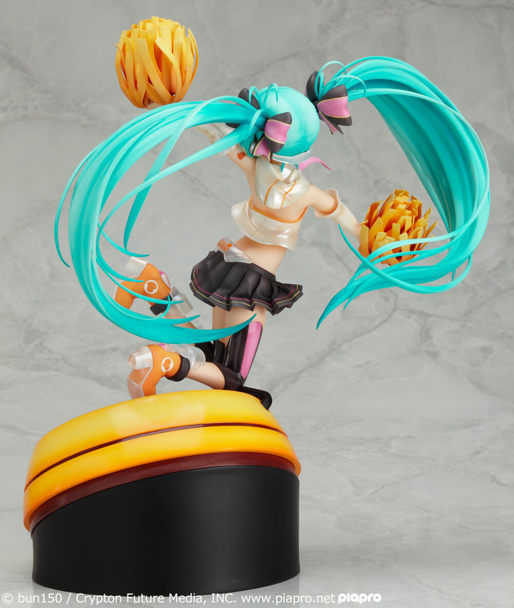 Supporting Victims of the 2016 Kumamoto Earthquakes with Cheerful Ver. Figures of Hatsune Miku and Mikazuki Munechika from Touken Ranbu 3