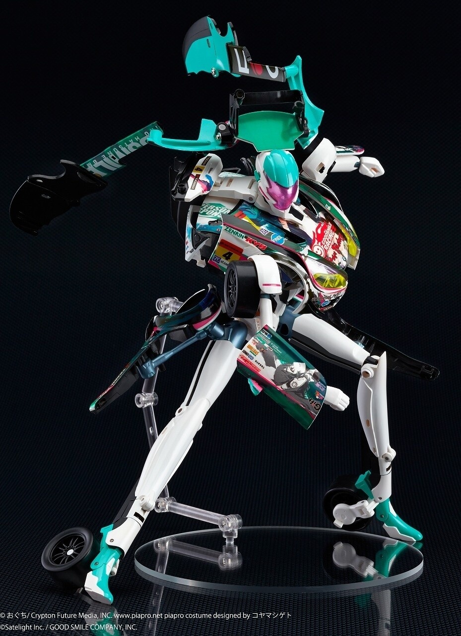 Hatsune Miku Becomes a Racing Car! Pre-Orders Begin for Transforming Robot “GearTribe Hatsune Miku GT Project 2014 Ver.” 3