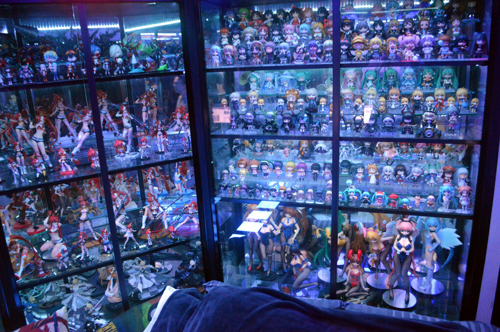 What’s an otaku room? Let’s find out with the winner of the Facebook Otaku Room Photo Contest! 8