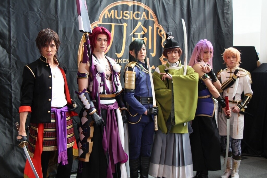 Touken Danshi Protect What’s Important to Them in New Musical “Mitohose no Komori Uta” 12
