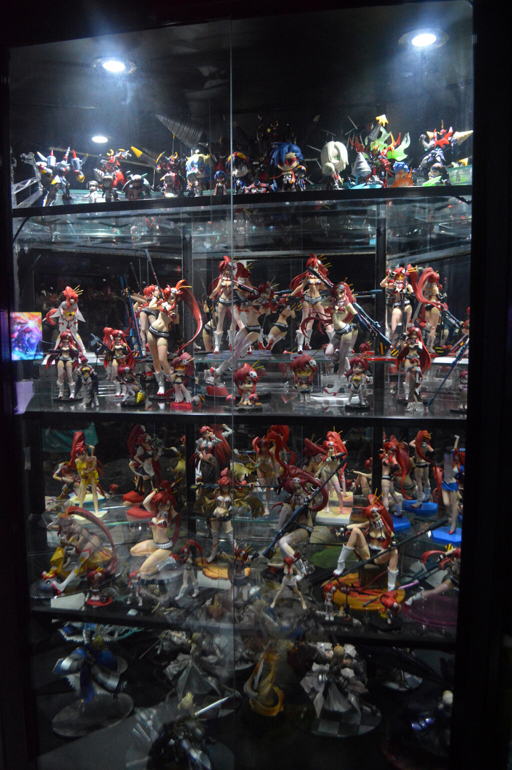 What’s an otaku room? Let’s find out with the winner of the Facebook Otaku Room Photo Contest! 9