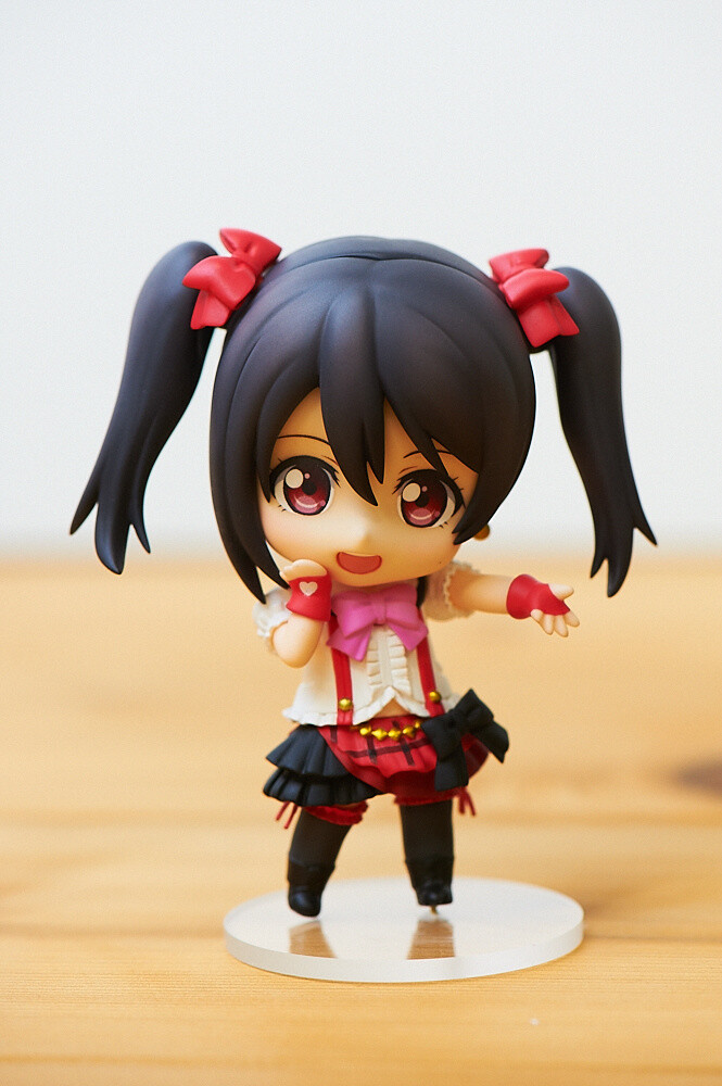 Her tummy peeking out is so cute! 16