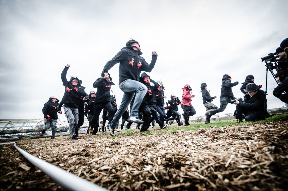 [Last Samurai?!] 30 Samurai in Modern Armor Gather for Epic Cavalry Fight 8