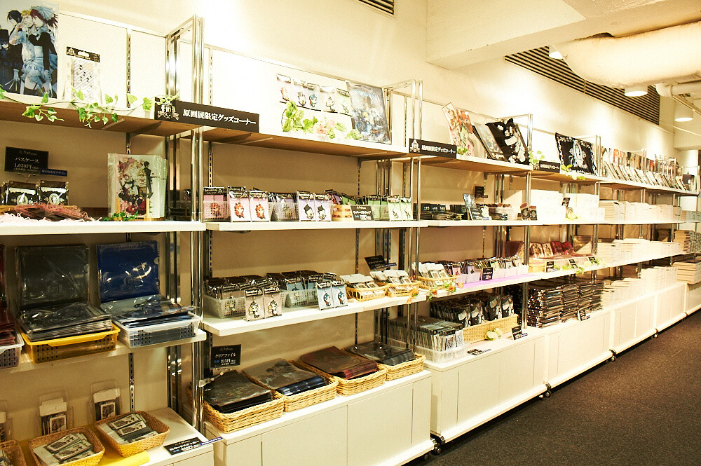 Welcome to the Splendid World of Black Butler - Black Butler Original Artwork Exhibit: The World of Yana Toboso Report 18