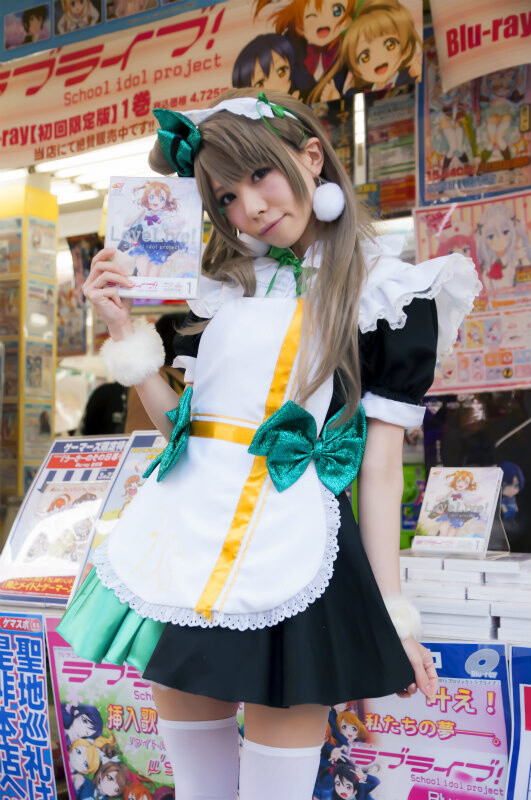 Hayase Ami Cosplays as Minami Kotori at Akihabara Gamers Event 2