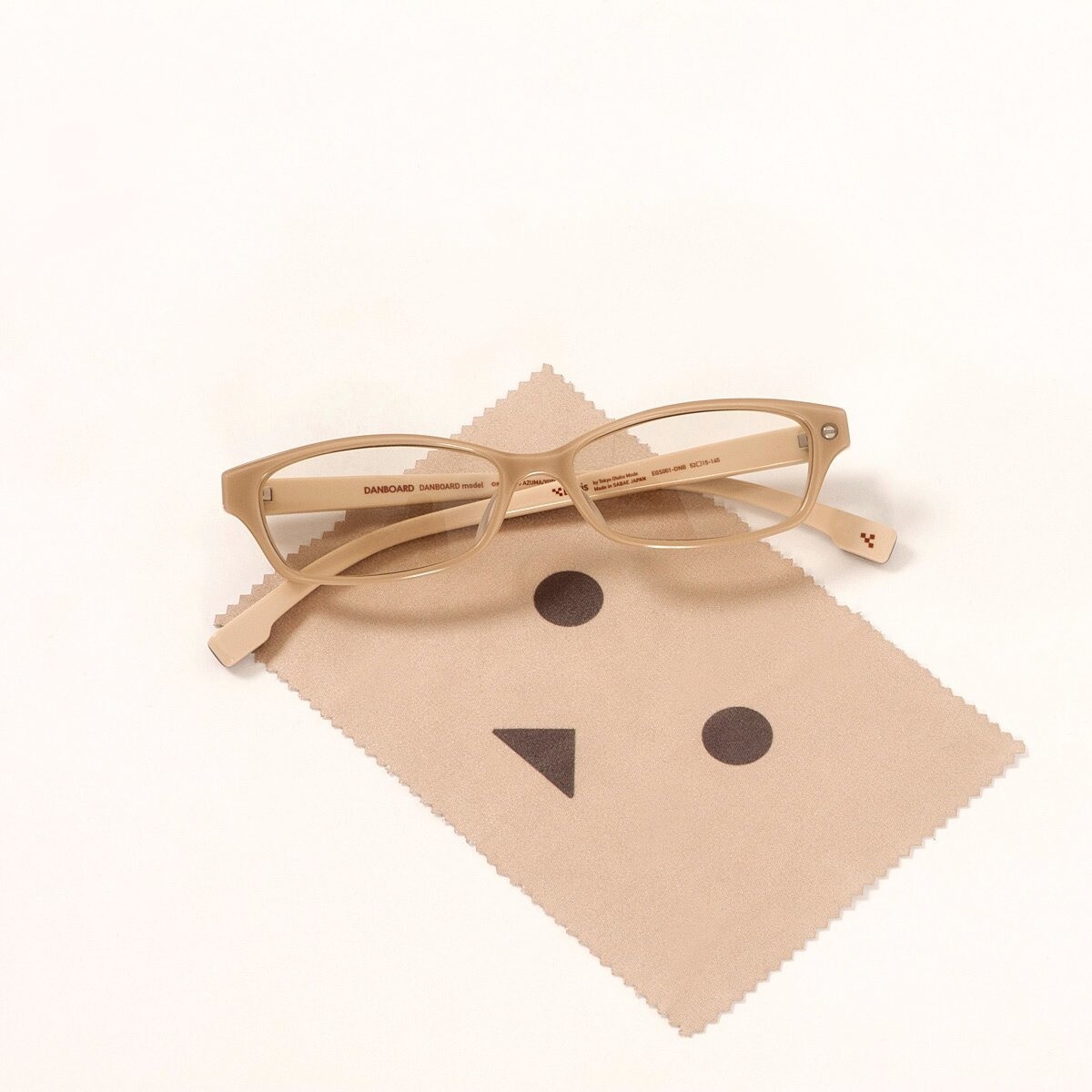 10 Glasses to Protect Your Eyes Otaku Style! 9