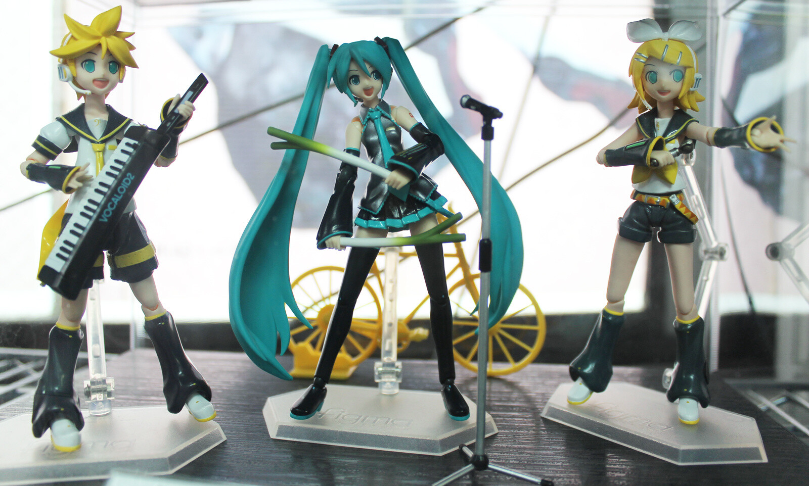 KASHIBAKO SHOTEN HONTEN: One of Akihabara’s Leading Shops for Beautiful Anime Girl Figures 11