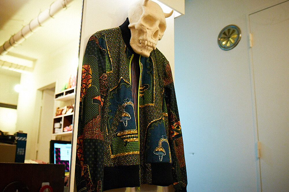 Aiming for High Dimension Anime/Manga Design: MHz Presents the Worlds of *Knights of Sidonia* and *Dorohedoro* in Clothing 46