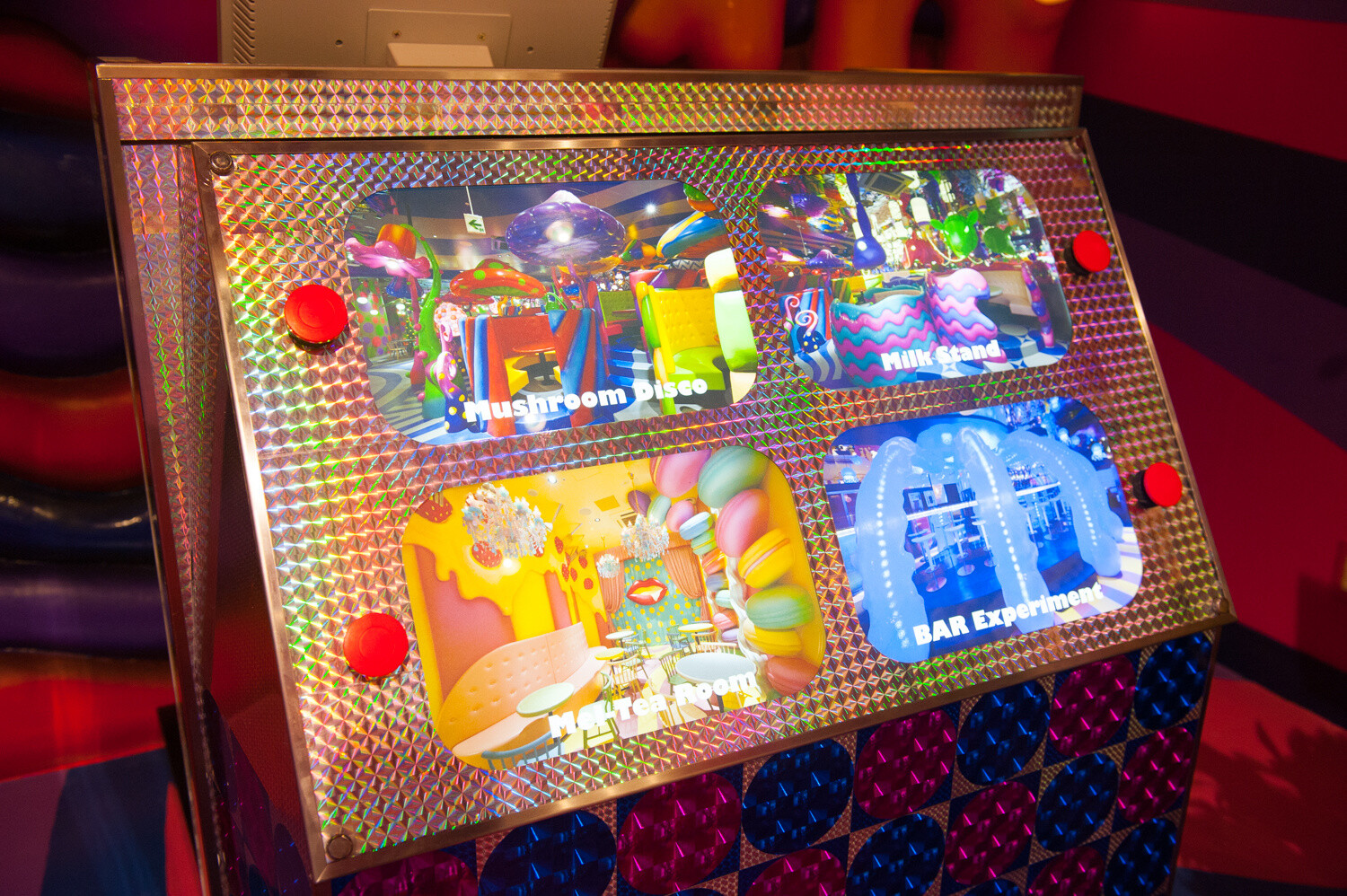 A cafe where you can experience the latest in Harajuku pop culture has opened - the Kawaii Monster Cafe. 37