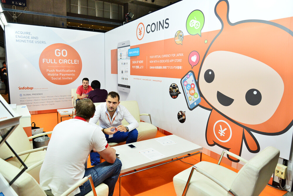 We caught sight of serious-looking business discussions at one booth. 8