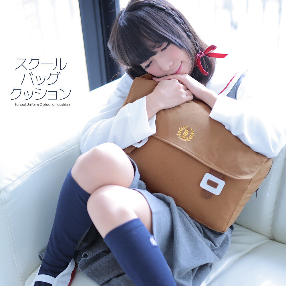 Get the Best Nap You’ve Had Since High School with Village Vanguard School Bag Cushions 4