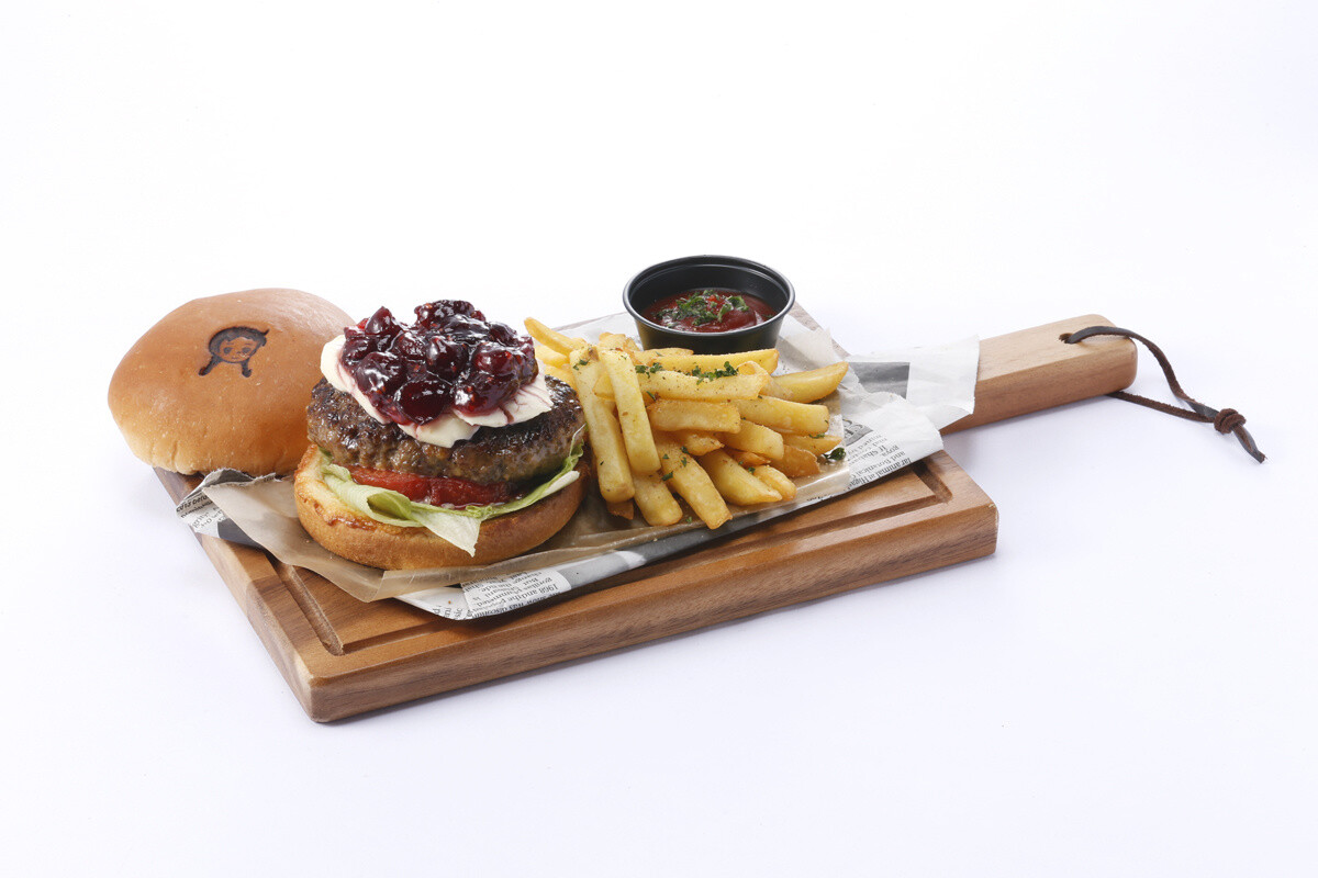 World Masterpiece Theater Anime Series Gets Its Own Cafe & Restaurant! 4