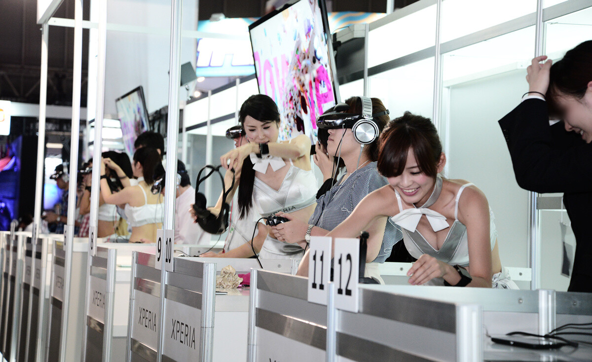 Participants queued up in long lines here as well for the chance to experience the display's 200 inch field of vision.  4