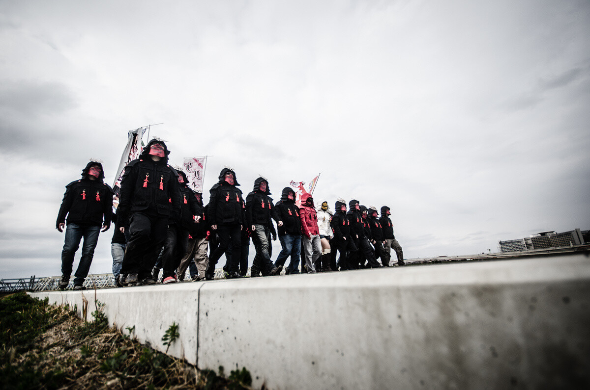 [Last Samurai?!] 30 Samurai in Modern Armor Gather for Epic Cavalry Fight 24