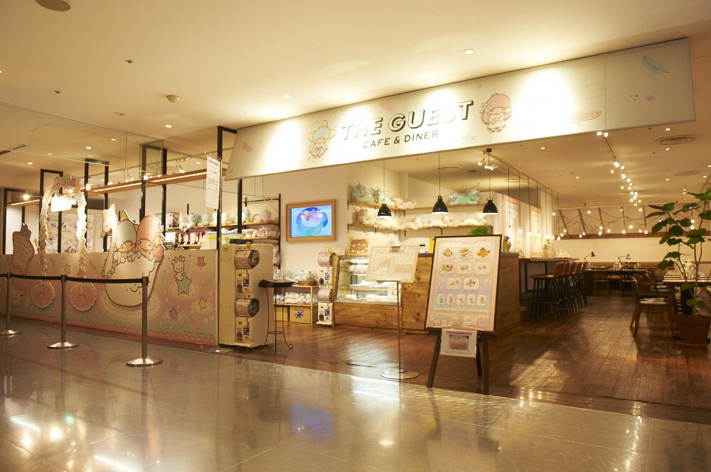 The open cafe Kiki & Lala Cafe is located on the seventh floor of Shibuya Parco Part 1. 12