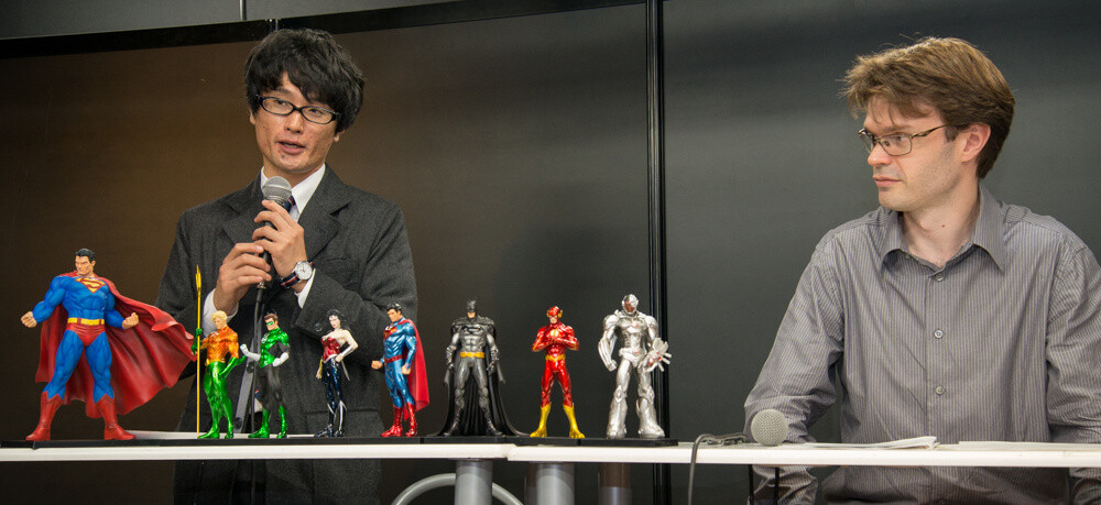 A member of figure maker Kotobukiya, which manages the store, also announced that the work drawn during the live painting will be commercialized. 2