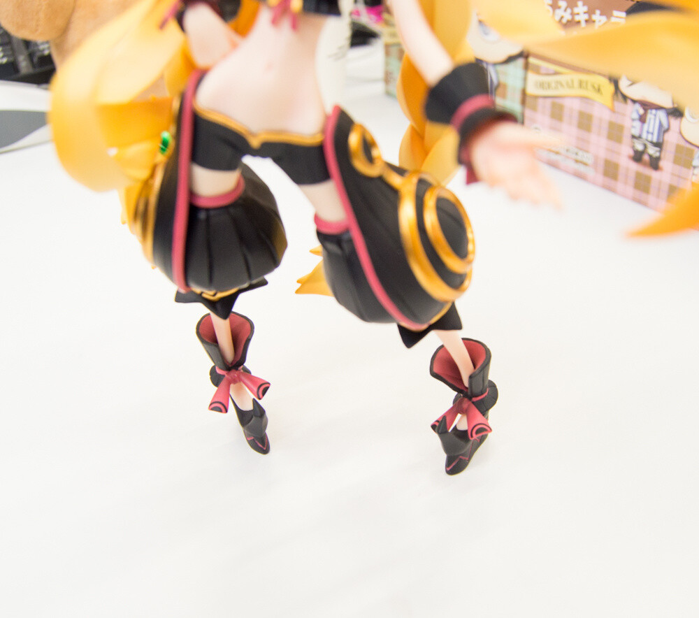 Hands-On Preview: “Precious Collection - Metallica & the Hundred Knight (Pre-Order)” Figure 8