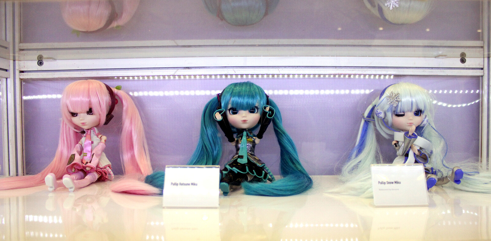 Sakura Miku, Miku, and Snow Miku dolls from Pullip. 27
