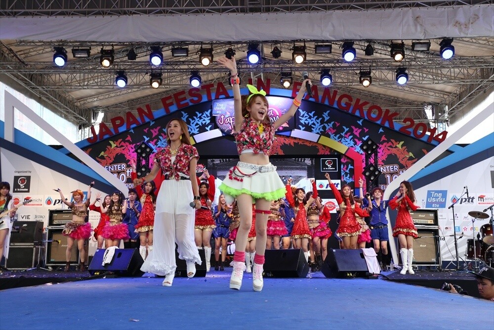 A Quarter Million People Visit Japan Festa in Bangkok 2014, Marin “Feel like a Hollywood Star!” 1