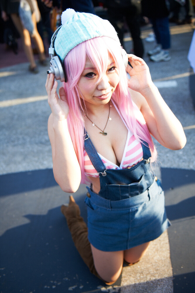 2014 Winter Comiket Photo Report: Ladies Edition 23