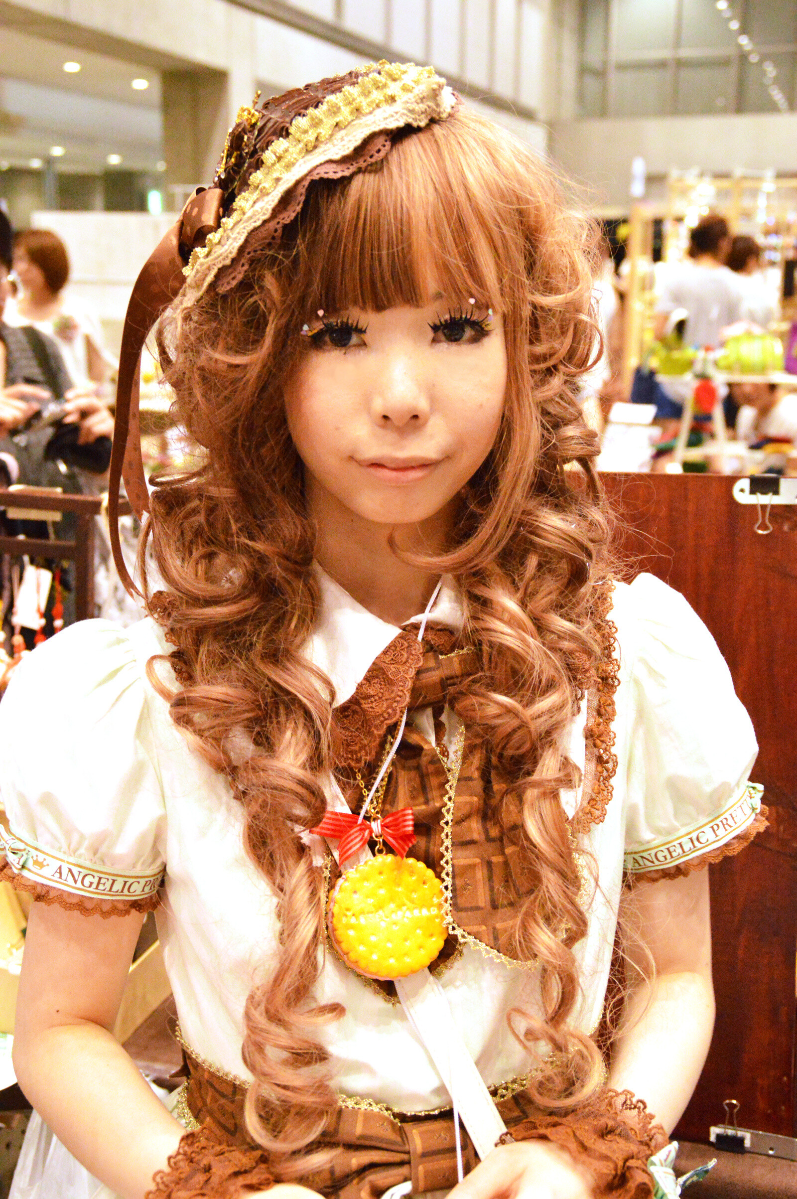 Clothing modeled to look like chocolate  21