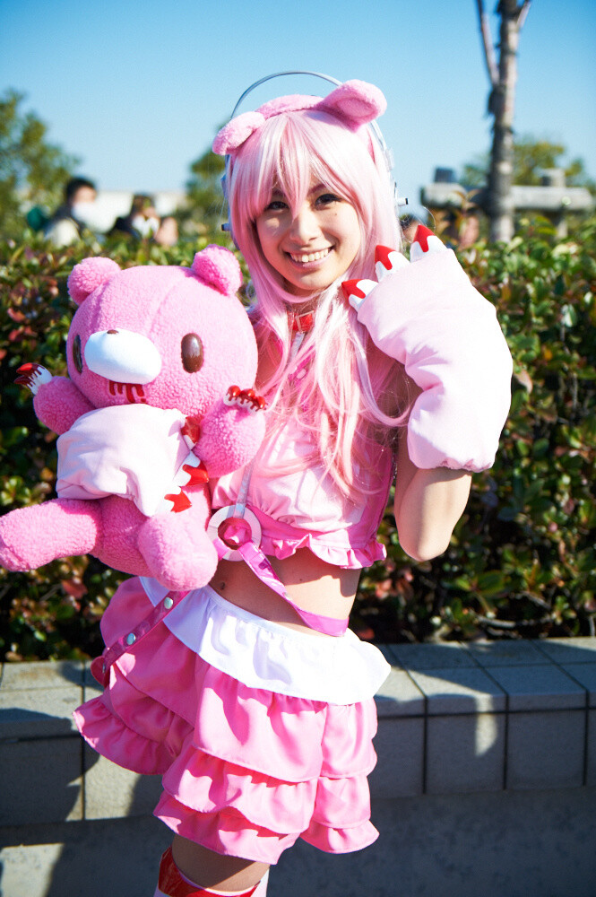 2014 Winter Comiket Photo Report: Ladies Edition 1