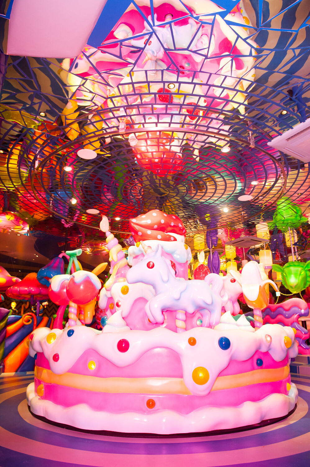 A cafe where you can experience the latest in Harajuku pop culture has opened - the Kawaii Monster Cafe. 0