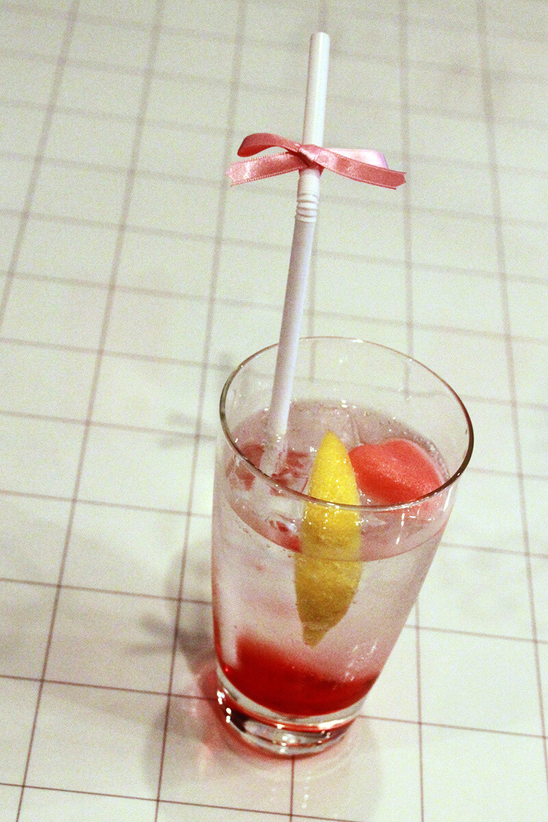 Heart Cider (Clara version) (580 yen). This had heart-shaped ice and lemon wedges to resemble the moon. 7