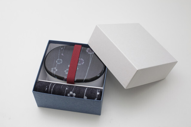 Feast With Gorgeous Bento Boxes Showcasing Traditional Japanese Techniques! 17