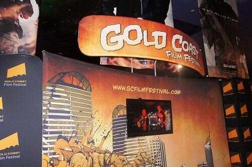 There was a long line at the signing event held the same day. 3