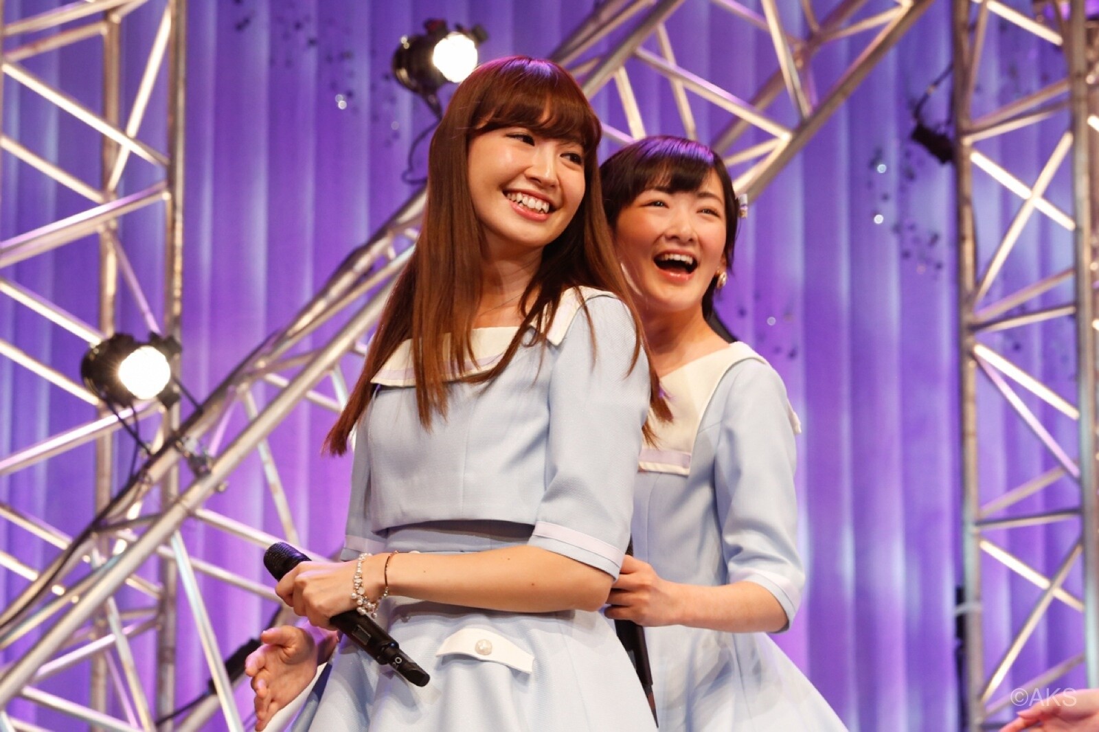 AKB48′s Haruna Kojima Makes Surprise Appearance at Nogizaka46 Concert to Debut “Kojizaka 46” Song! 1