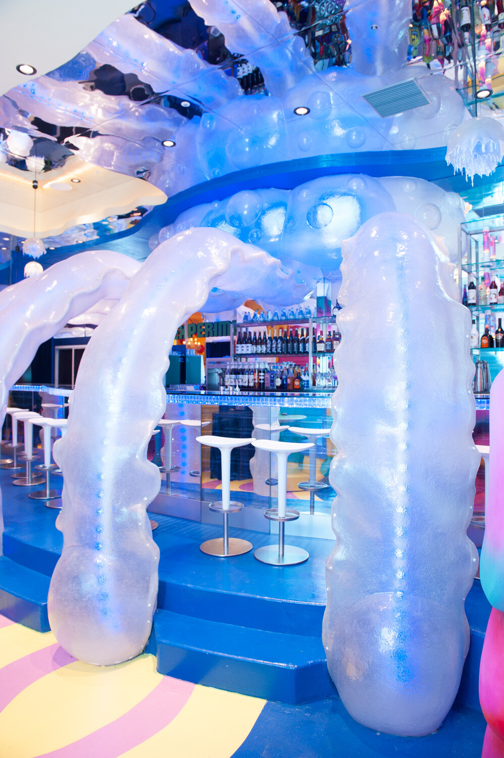 A cafe where you can experience the latest in Harajuku pop culture has opened - the Kawaii Monster Cafe. 5
