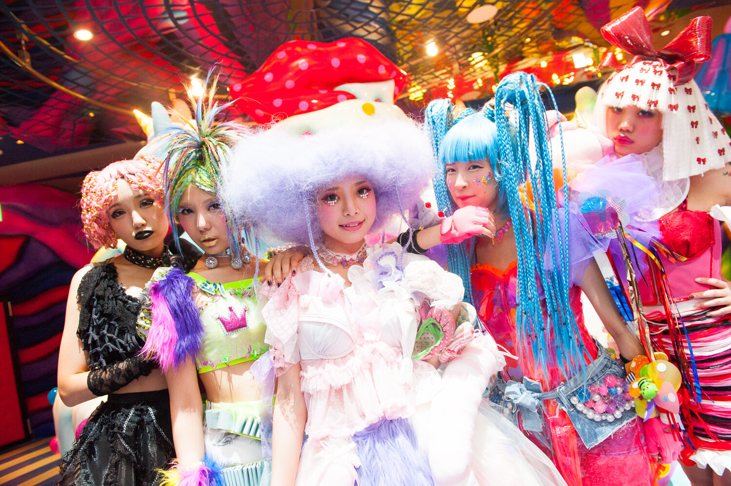 A cafe where you can experience the latest in Harajuku pop culture has opened - the Kawaii Monster Cafe. 24