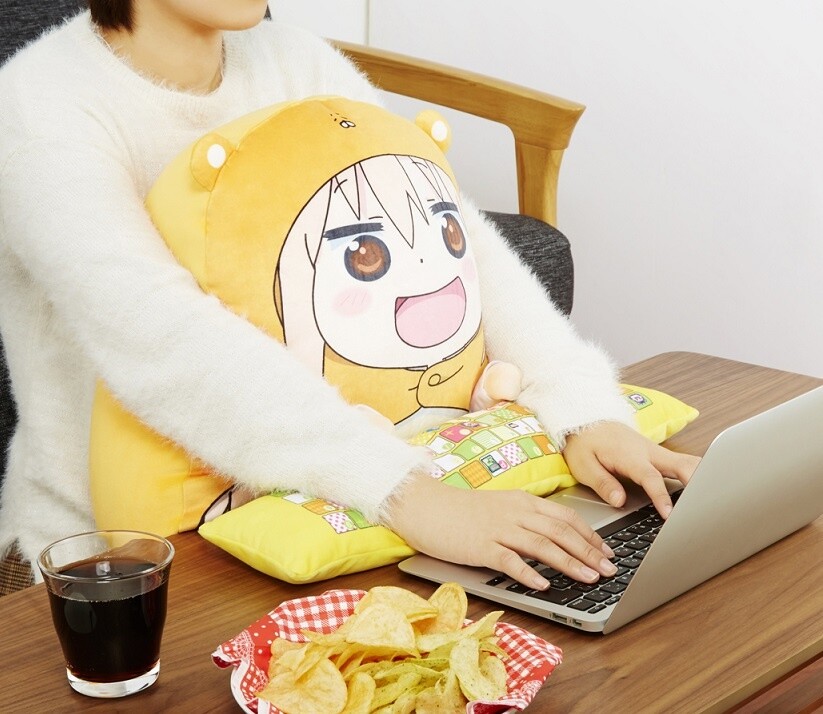 Laze Around With Adorably Squishy Umaru-chan PC Cushion Set! 1