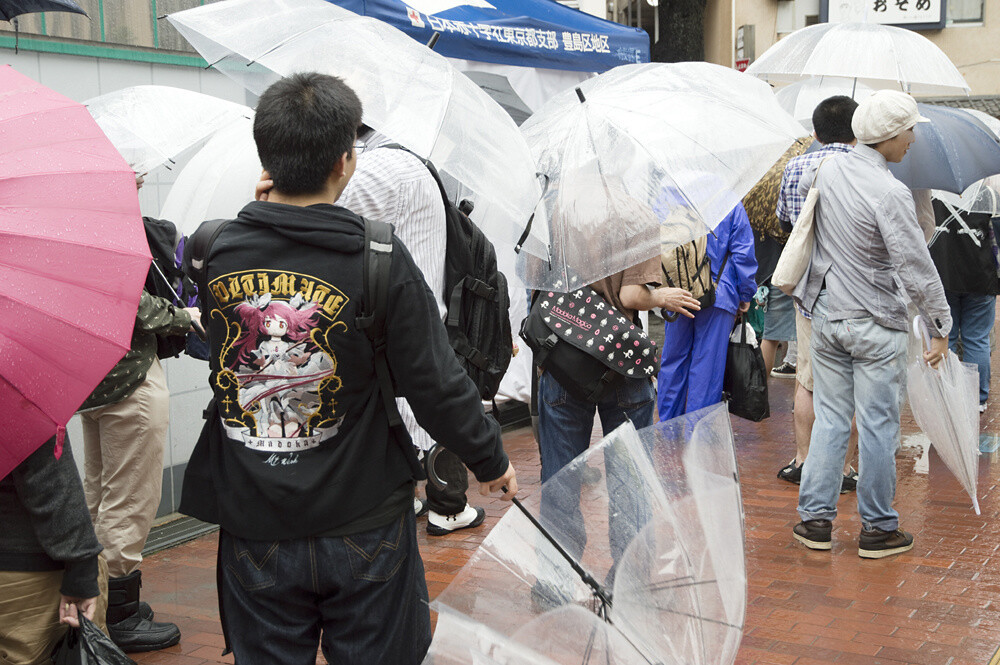 Regardless of the rain, many anime fans attended. 4