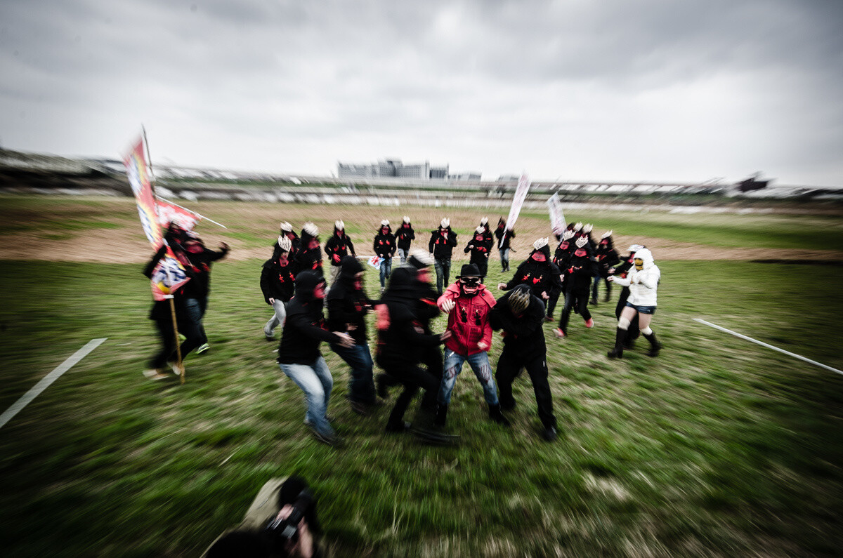 [Last Samurai?!] 30 Samurai in Modern Armor Gather for Epic Cavalry Fight 5