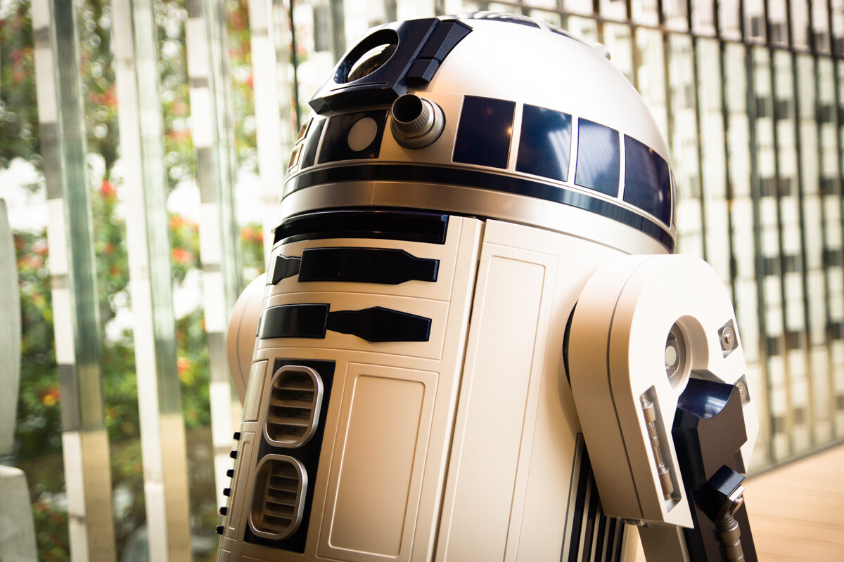 Where’s C-3PO?! R2-D2™ Moving Refrigerator on Display at Daikanyama Tsutaya 7