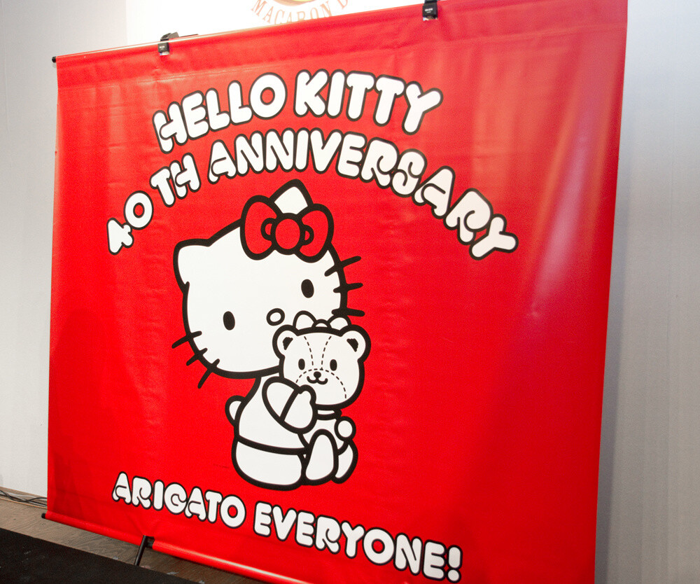 PR Ambassador HELLO KITTY Appears at Charity Event “Macaron Day”! 2