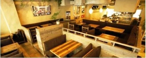 Cafe Manduka interior 2