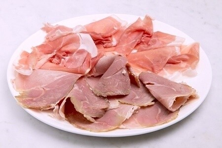 The prosciutto cuts and San Daniele ham eaten by Lupin. 1