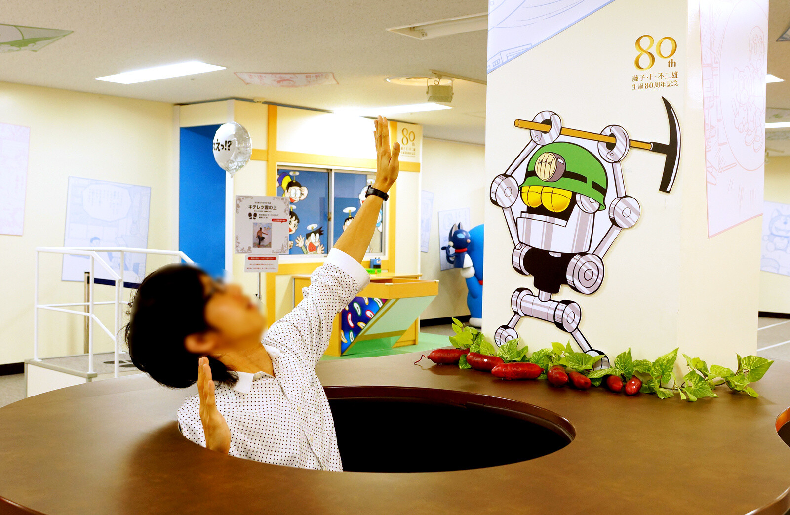 After a long wait, we also got to play in the Narikiri Character Plaza.  9