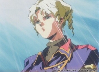 © 1992 Big West /Macross Production Committee 7