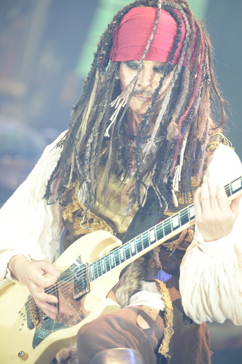 VAMPS’ HYDE Performs at Halloween Party 2014 in Fancy Costume! 2