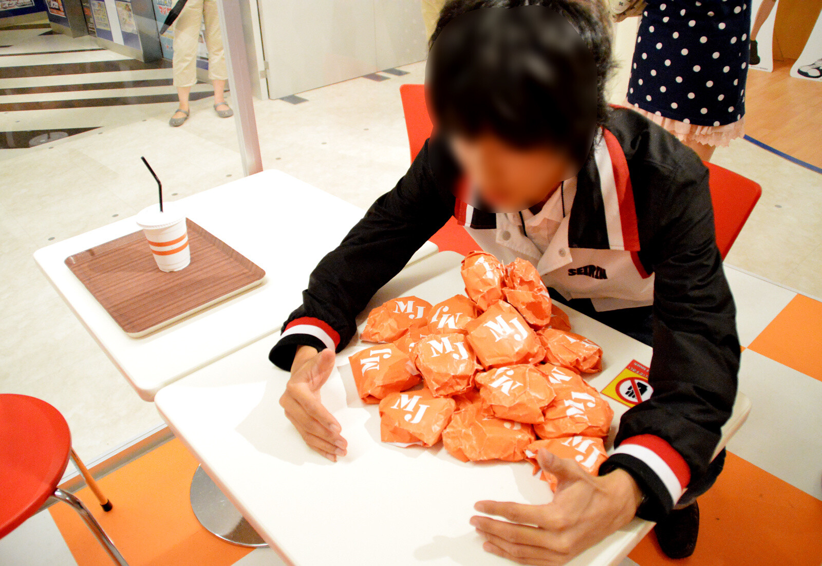 Fans were hoarding the burgers just like Taiga. 17