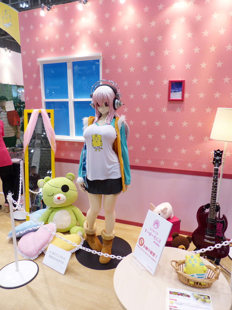 Nitroplus’ booth was a reproduction of Sonico’s room. There was even a life-size figure on display. 8