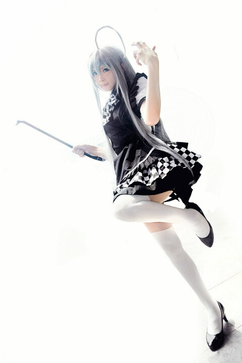 Male teacher in China cosplays as female characters, gets discovered by his own student 3