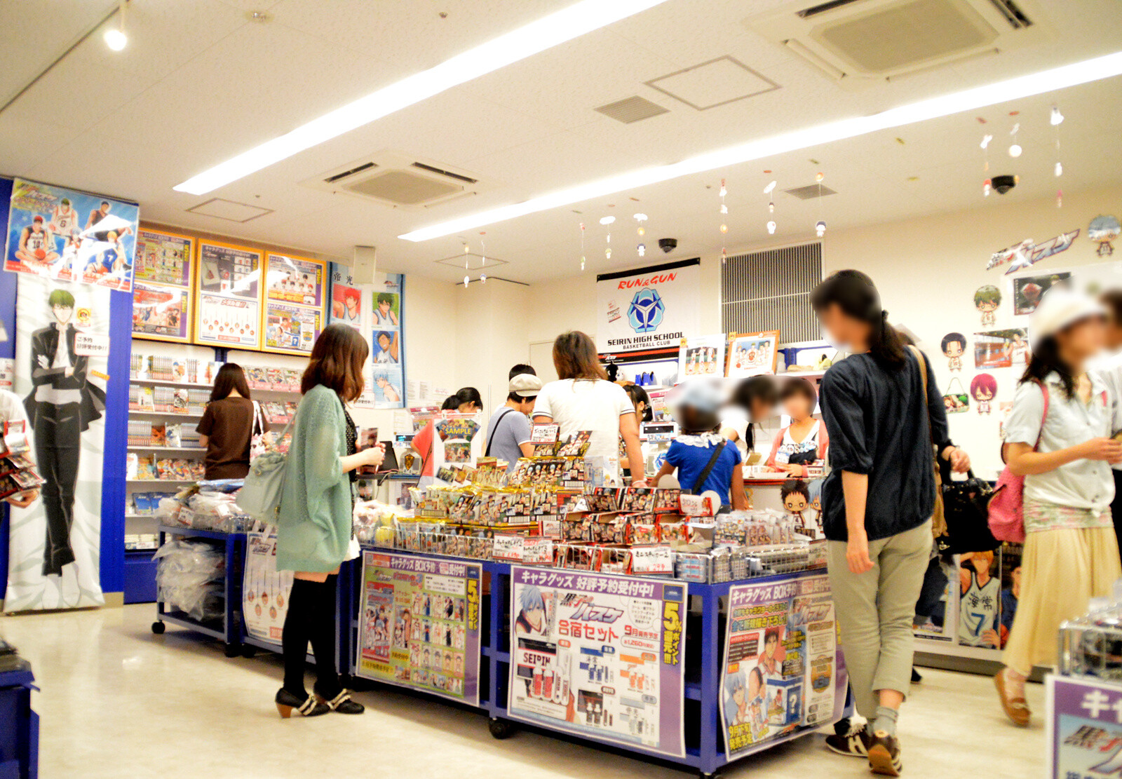 Fans could purchase goods on the eighth floor as well. 25