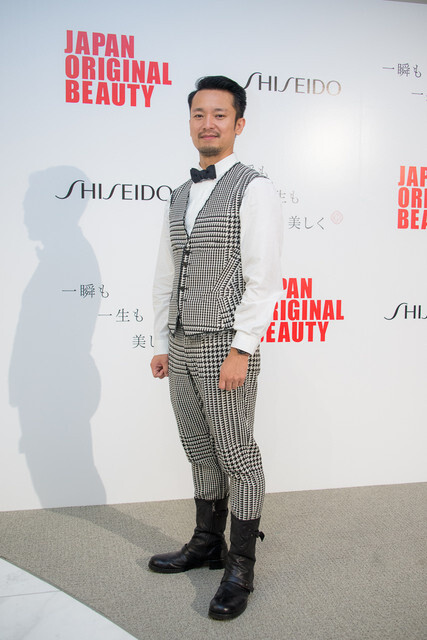 There is So Much *JoJo* Love, the Building Can’t Contain It! *JoJo* Photo Exhibition Being Held Now in Shiseido Ginza Building 3